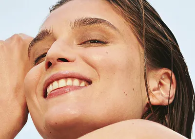 L’Art de Nourrir les Peaux. Where rich care blends with gourmand textures and sensorial fragrances, nourishing the skin for the pleasure of the senses.