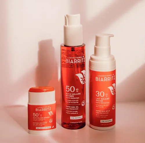 The Power of Algae. When the sensorial richness of algae meets the living force of the ocean, for the benefit of the skin.