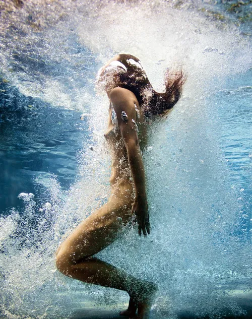 The Power of Algae. When the sensorial richness of algae meets the living force of the ocean, for the benefit of the skin.